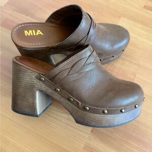 MIA Women's Brown Clogs